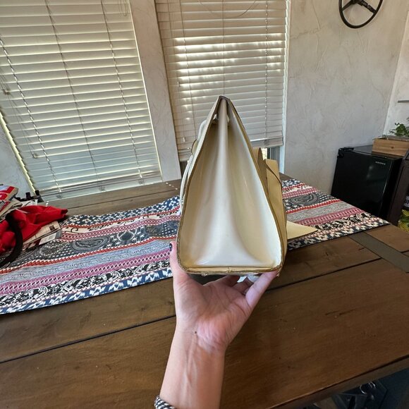 Salvatore Ferragamo Backpack Off-White Patent Leather with Pouch, Rare Vintage - Picture 10 of 14